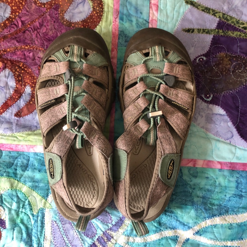 Keen Women’s Newport’s Size 7.5